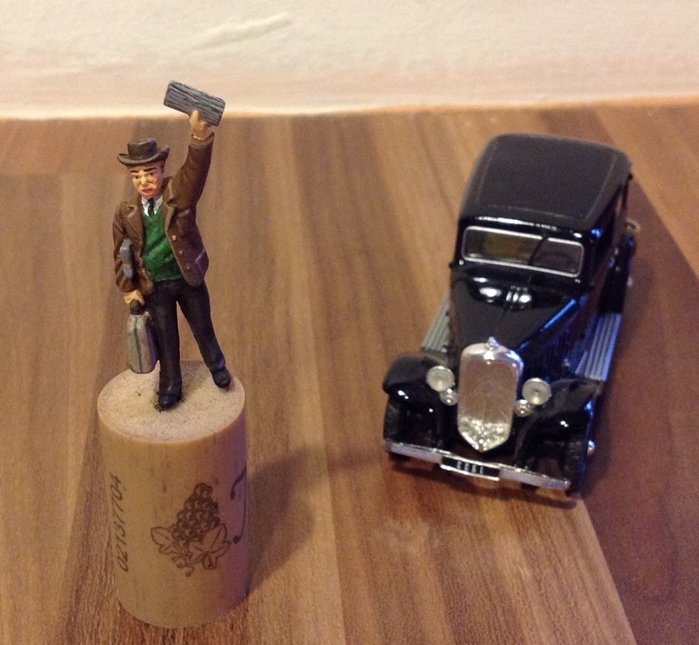 Augustin (personnage Omen) Citroën Rosalie.