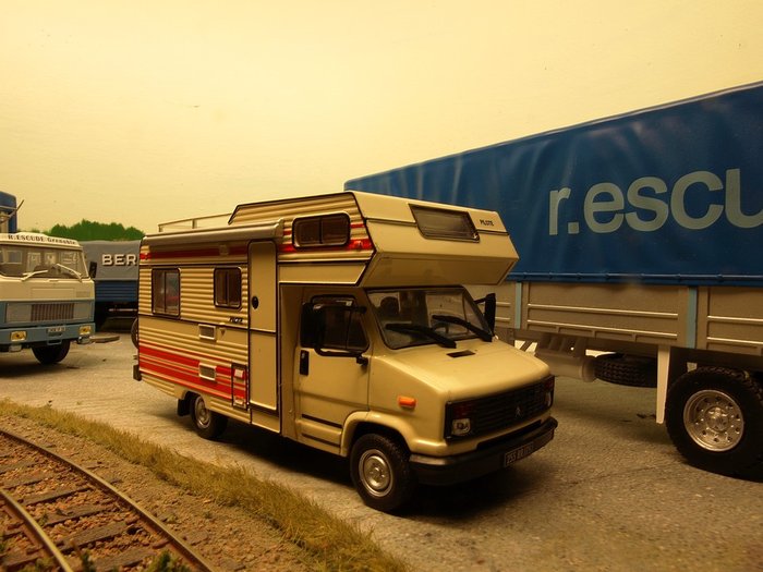 Camping car 1.jpg