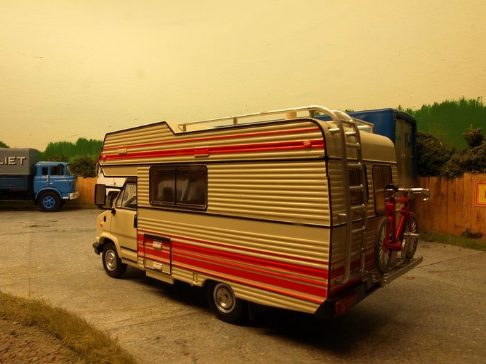 Camping car 2.jpg