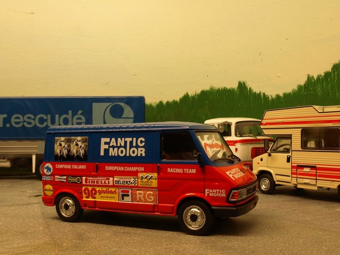 Fiat 242 FANTIC.jpg