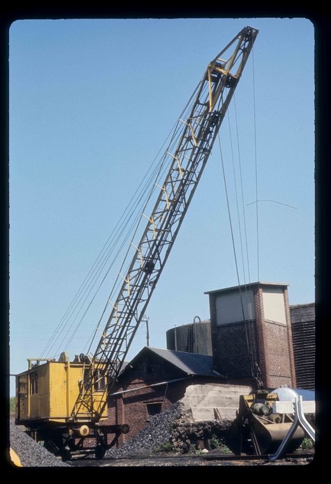 Grue à Charbon sur Rails, Fontaine le Dun Juil 71-2.jpg