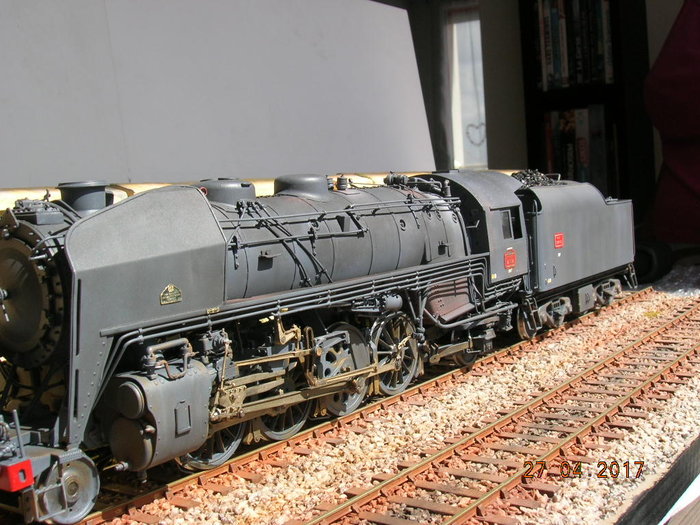 de 3/4 avant