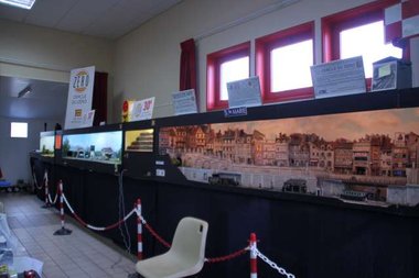 exposition gueures402314_04_201213_59_46Unknown_PhotoRedukto.jpg