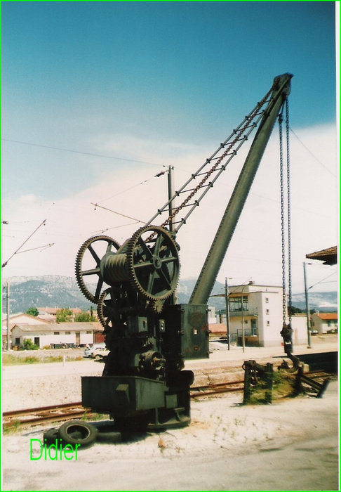 grue PLM La Seyne sur Mer.jpg