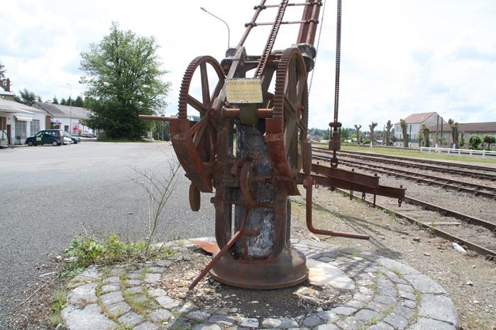 Grue PO 6 St Yriez correze  juin 2010 [origine].JPG
