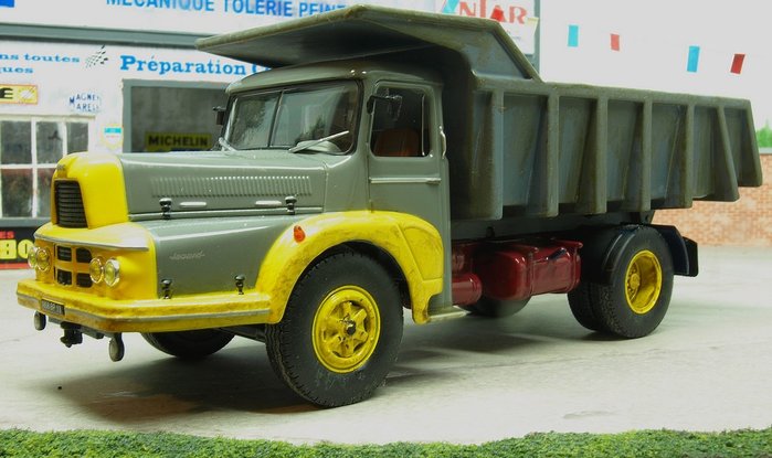 IZOARD BENNE.jpg