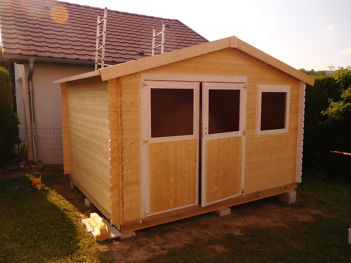 cabane de jardin.jpg
