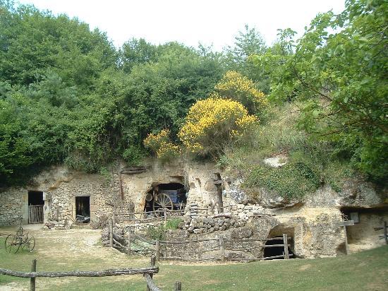 la-vallee-troglodytique.jpg