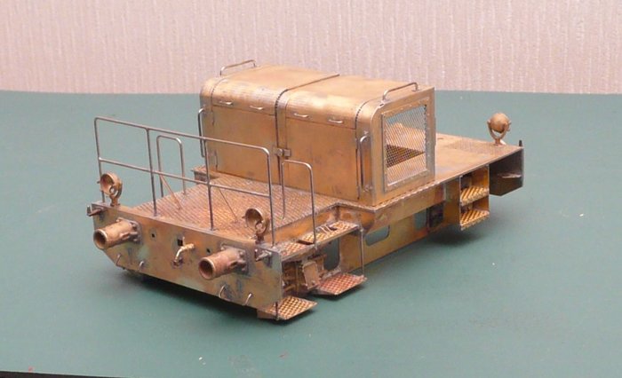 Chassis capot.jpg