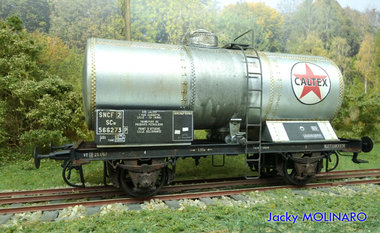 Citerne Caltex sans guérite 02.jpg