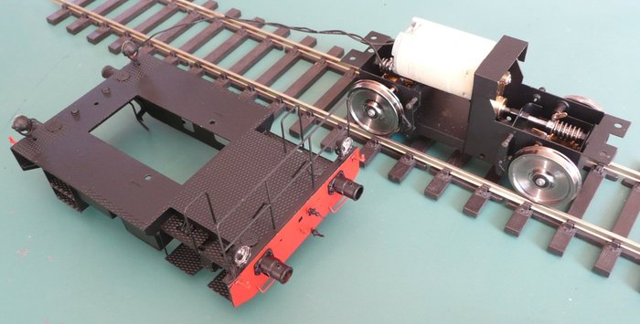 chassis motor peints.jpg