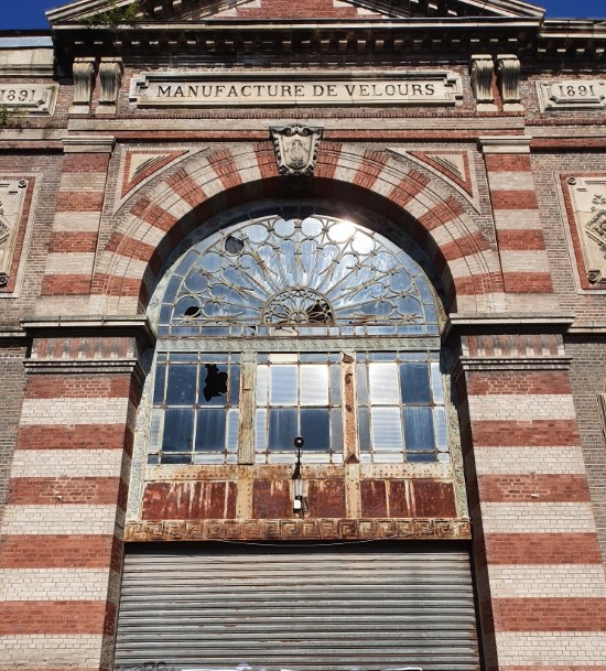 Fronton usine.jpg