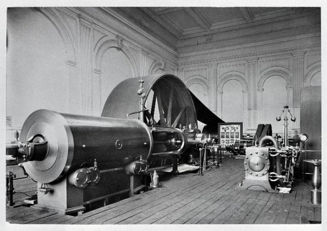 Cosserat la salle des machines.jpg
