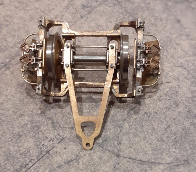 dessous bissel 3.jpg