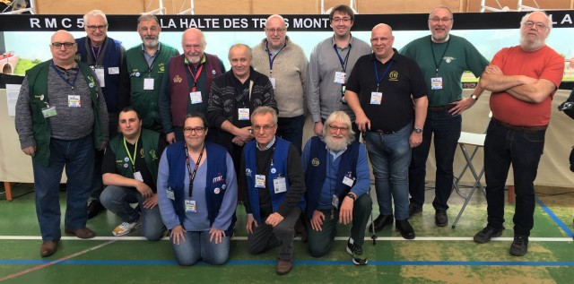 Merci à l'équipe (une partie !) QUAI ZERO : Patrick maillot rouge à droite en haut, Christian gilet bleu en bas à droite aussi.
