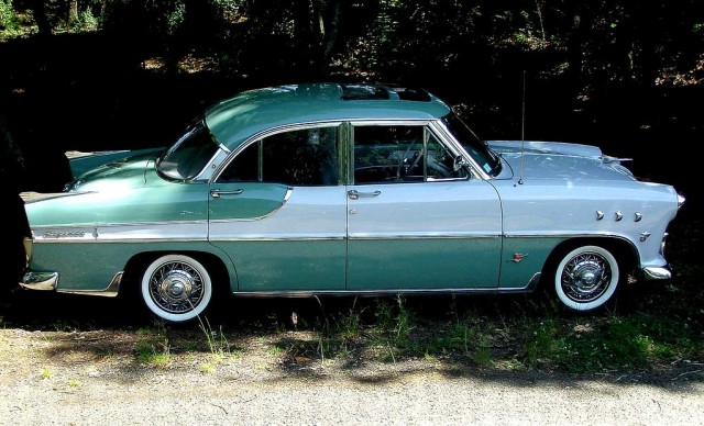 Simca Régence à Forges les Eaux