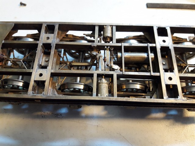 Les platines de chassis.
