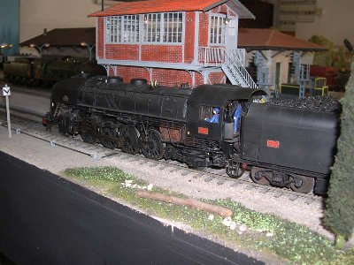141 R au pied du poste 1