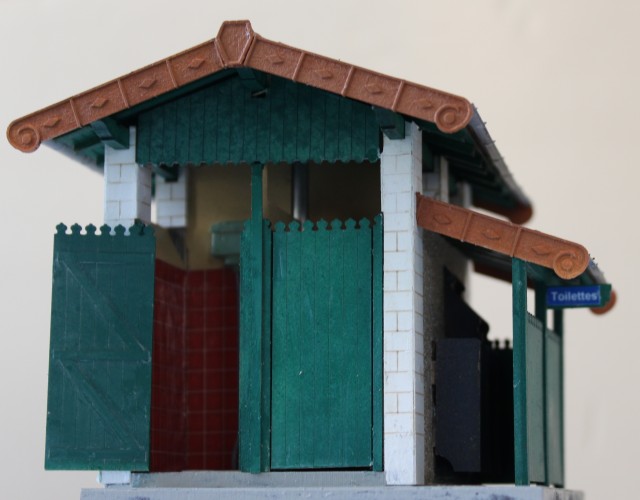 Coté Hommes+toilettes.JPG