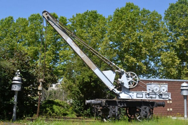 Une petite grue à Montluçon (1).jpg