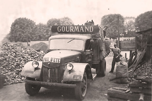 Fersing-1951-Chantier-rue-St-Denis-610x454.jpg