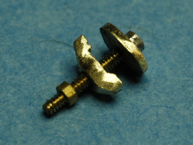 Boulon et écrou M0,7