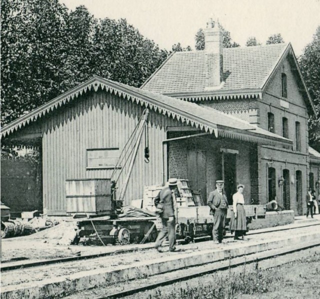 Grue gare de Noailles.JPG