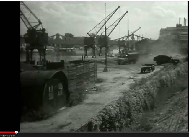 Ivry-Port_Quai Deshaies - Film Gas-Oil avec Jean Gabin et Moreau 1955.jpg