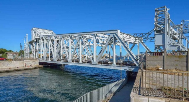 Pont-Maréchal-Foch-à-Sète.jpg