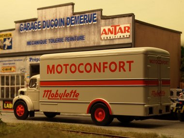 BERLIET MOTOBECANE 002.JPG