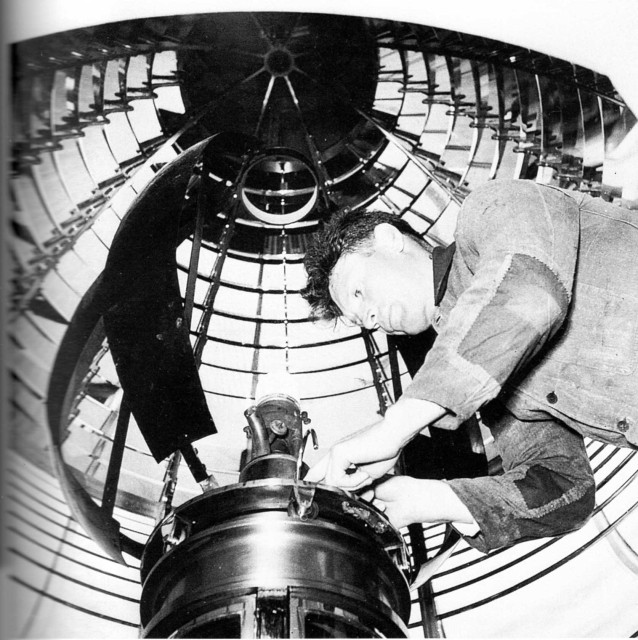 Phare de Kéréon, 1940 dans &quot;Phares, ed. du Chasse Marée.