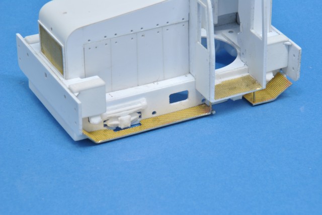 Marchepieds et plancher de cabine
