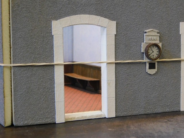 Gare deux portes avec halle accolée 1.43,5 013.JPG