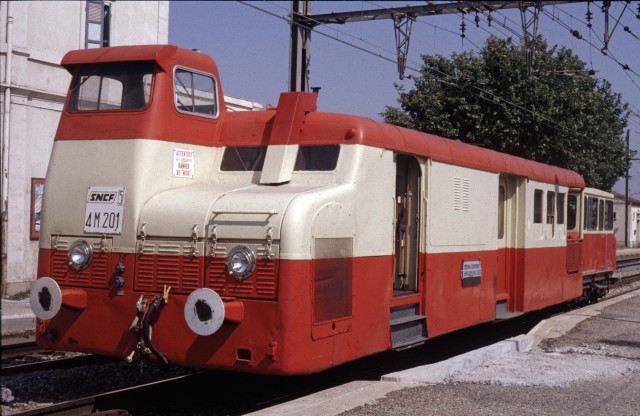 FNC 4M201 Rognac 1982.jpg