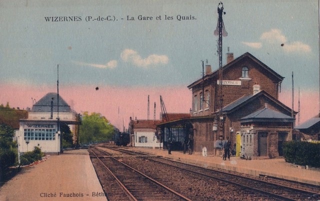 NORD - WIZERNES - La gare et le sémaphore.jpg