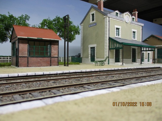 MEURSAULT GARE.jpg