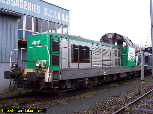 BB 66115 en livrée Fret en gare de Saint Brieuc 2005.jpg
