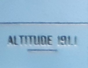 Parement d'angle avec inscription.jpg