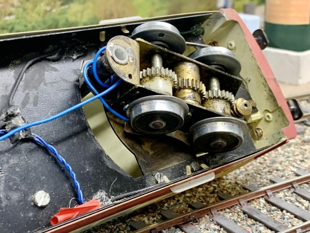 X5815 zéro  bogie moteur (roues à nettoyer)
