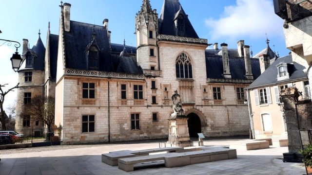 palais JCoeur.jpg