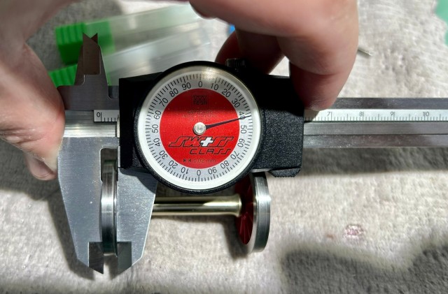 L'épaisseur standard des roues 1pur est de 4,4 mm