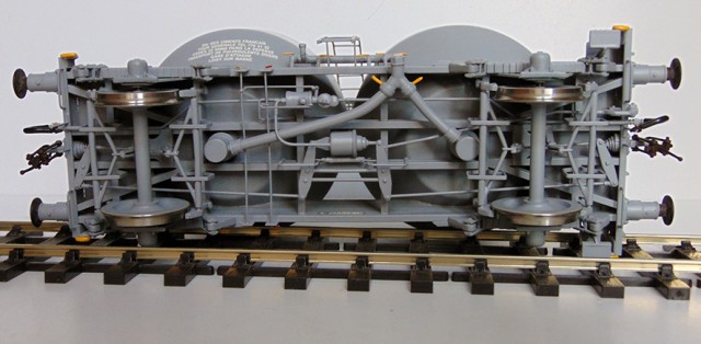 Wagon ciment à 2 silos ciment français UIC Jary-4w.jpg