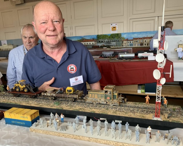 Dominique Bauve, train de travaux et pylone