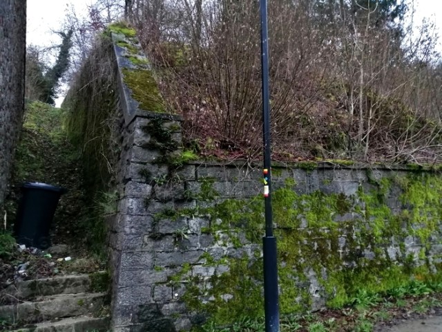 mur pont olloy.jpg