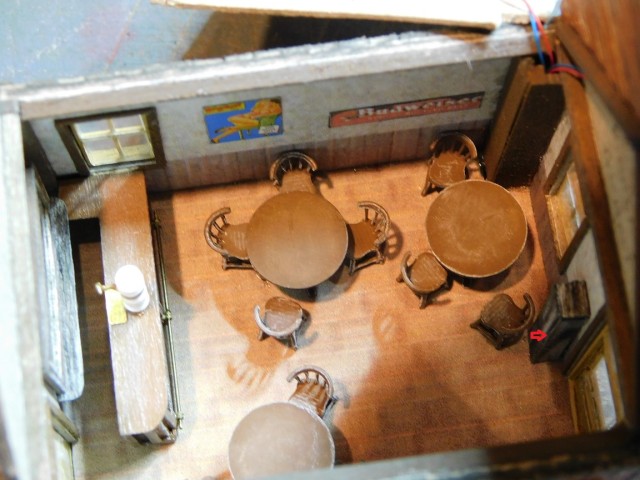 Aménagement du Saloon du Devil's-Gulch 018.JPG