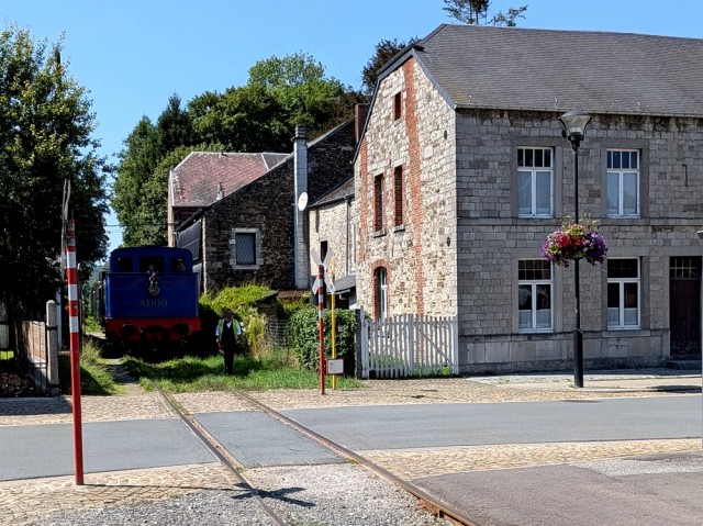 01 2 2 train.jpg