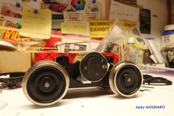 Bogie moteur Lima 03.jpg