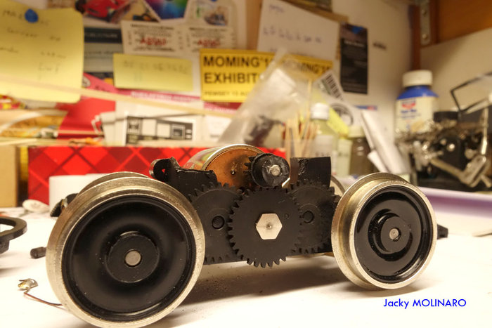Bogie moteur Lima 02.jpg