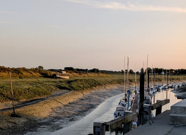 le hourdel port.jpg