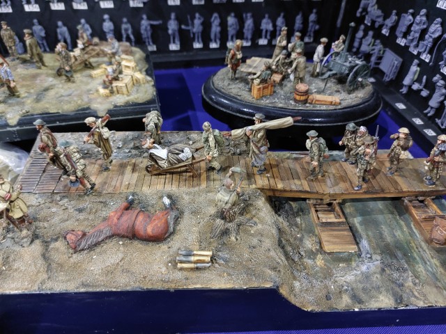PLM CASTAWAYS dispose de 7 gammes différents, soit plus de 3000 références (dixit Philip), dont une consacrée à la Première Guerre Mondiale (avec principalement des militaires britanniques, mais aussi des écossais en kilt, des français, etc...)